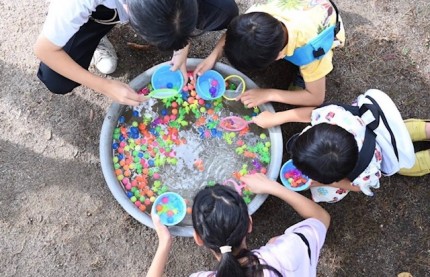 プラ金魚すくい